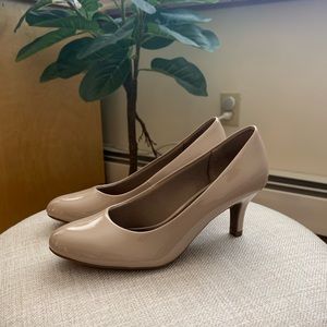 Life Stride Soft Style Nude 2.5 Inch Heel